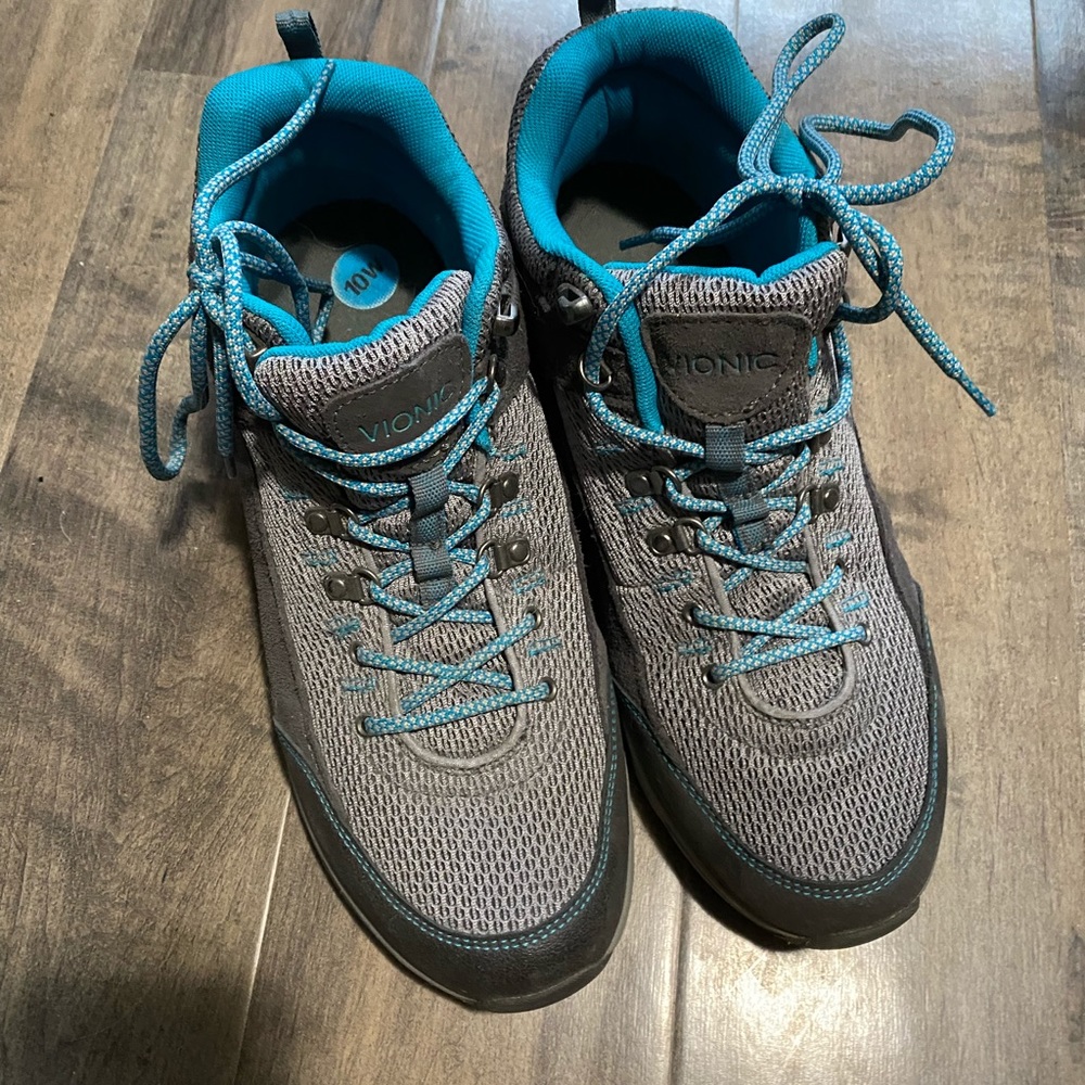 Vionic hiking boots
